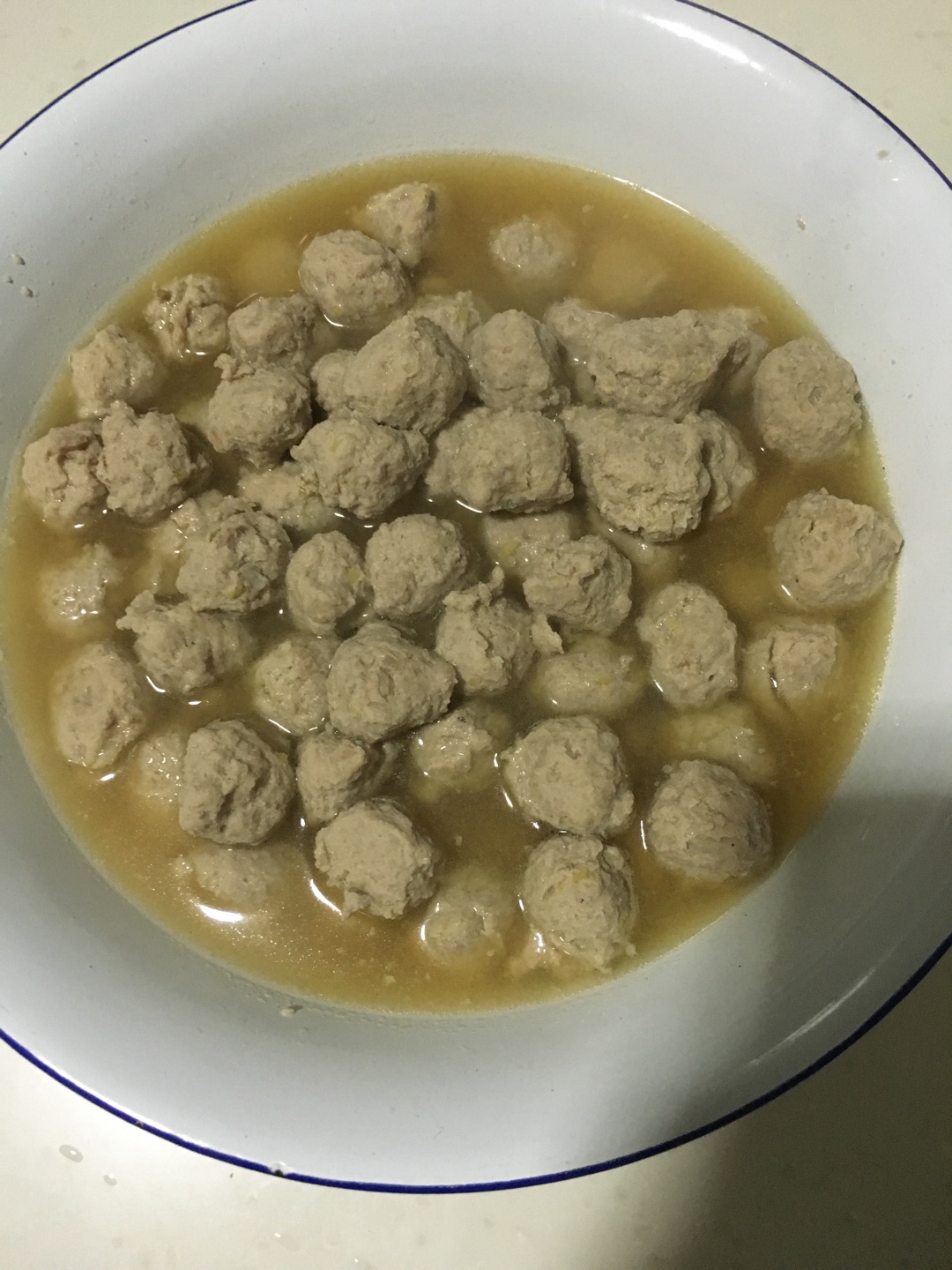 清汆丸子,汤汁清澈不浑浊,丸子滑嫩入味,香气四溢又养身