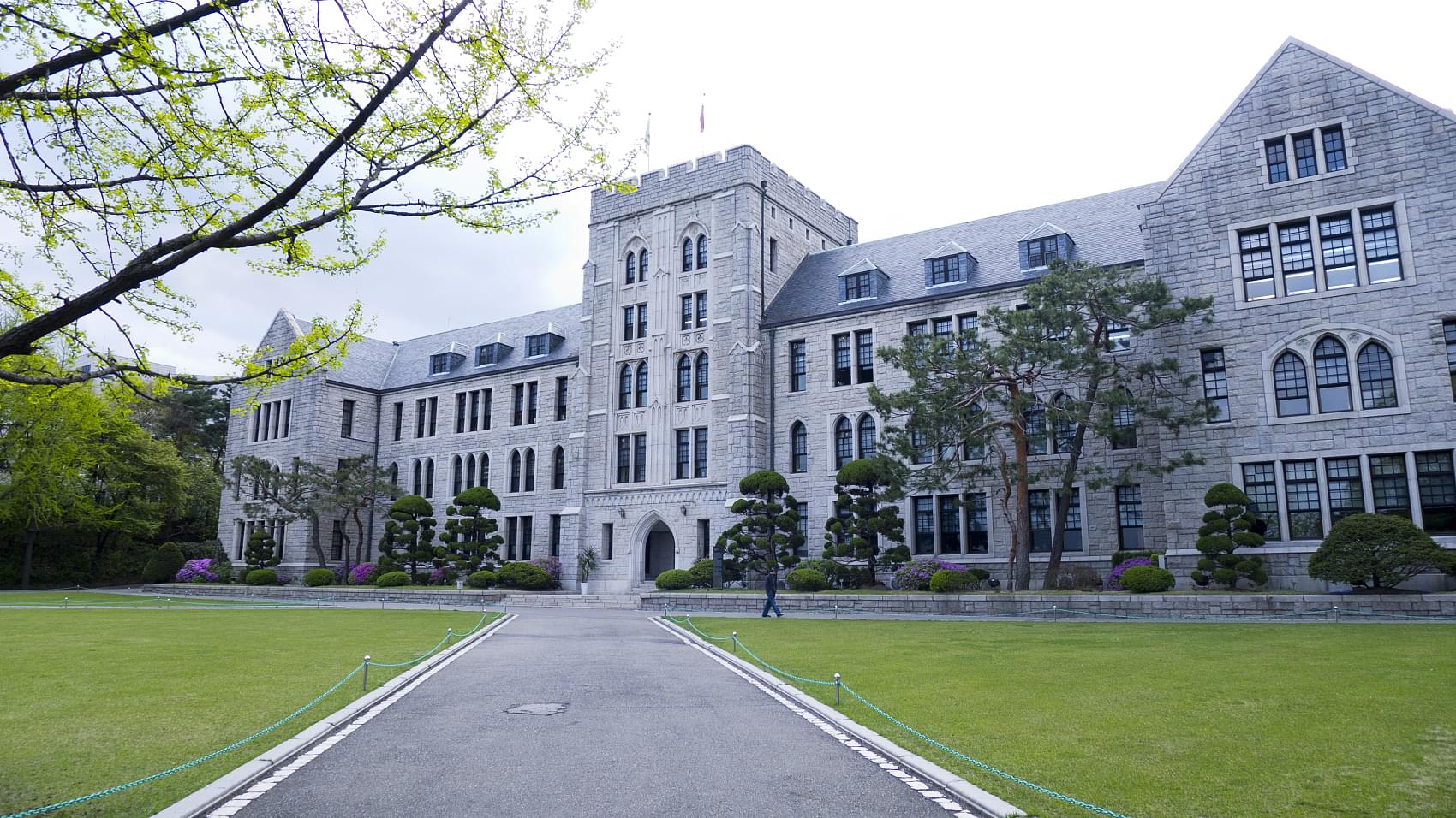 首尔国立大学:韩国第一所国立大学,世界排名第37位