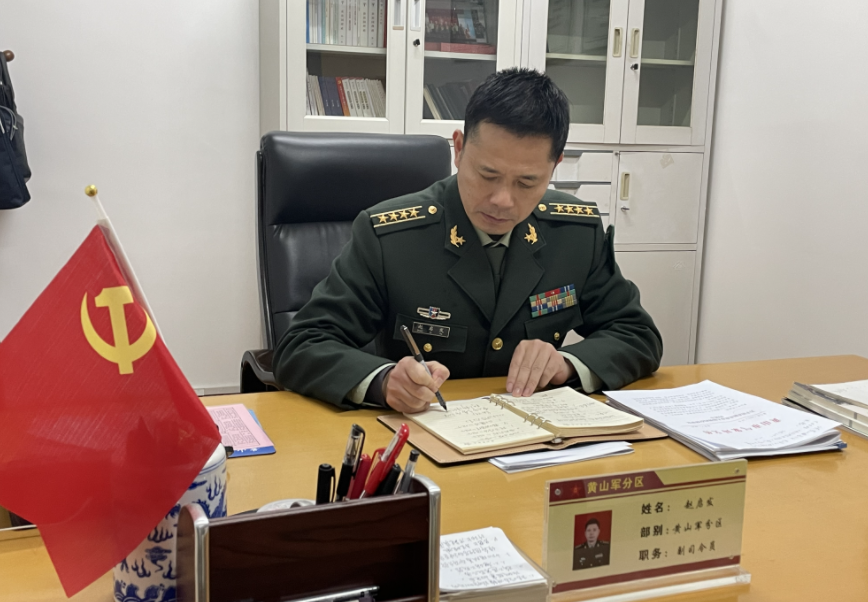 "30岁"的大校军官赵启发,又要刷屏了!