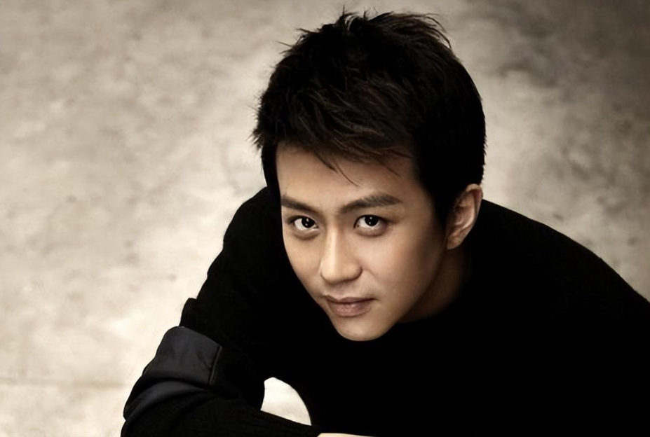 谁说中戏不看颜值?那些中戏最帅校草,个个浓眉大眼,气质阳刚!