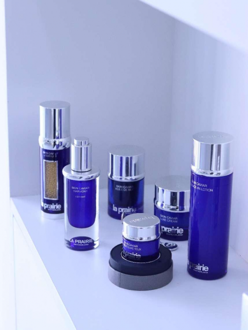 贵妇护肤品盘点,揭示钴蓝色背后所潜藏的鱼子护肤奥秘