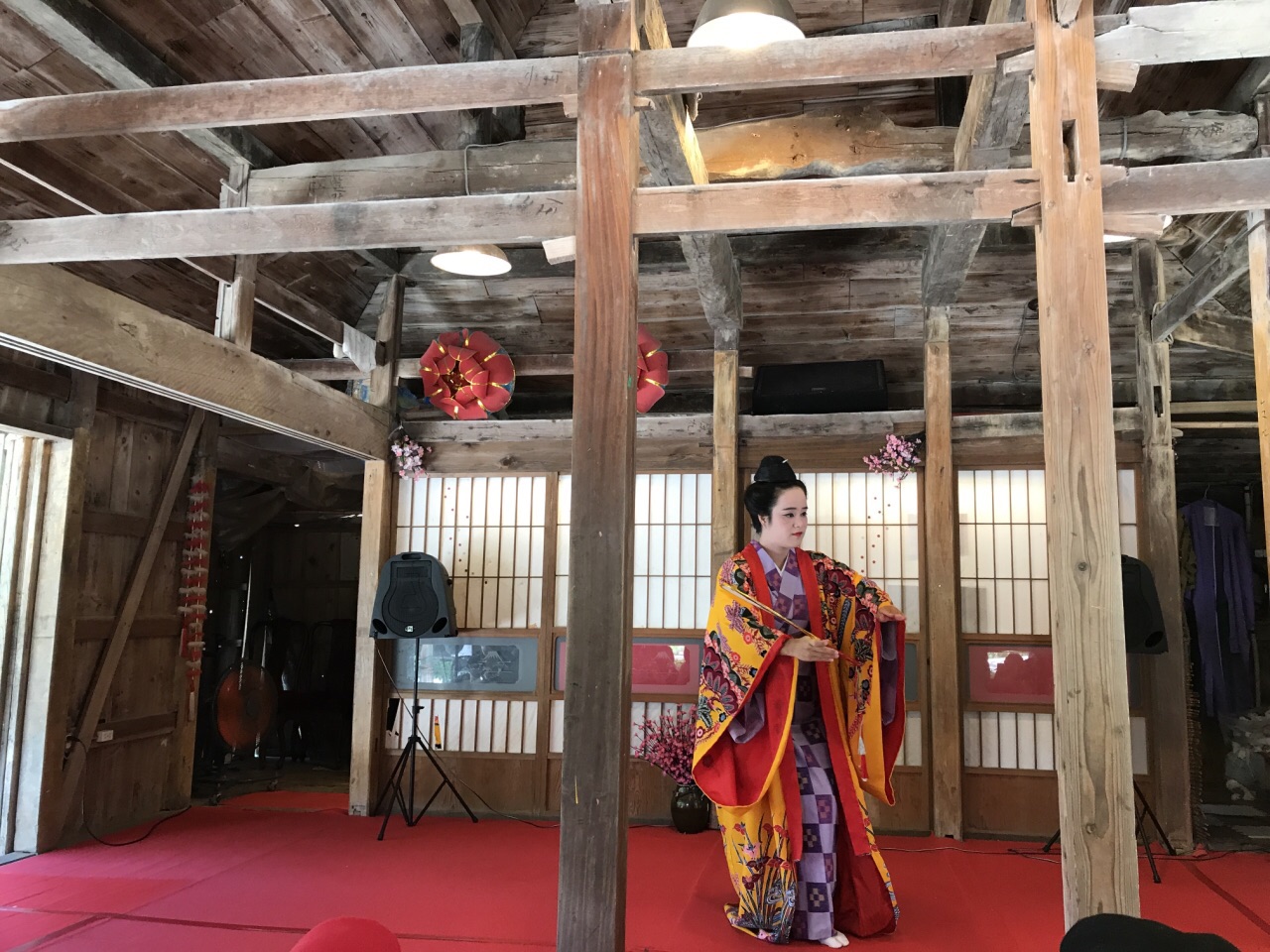 琉球王国对中华服饰,饮食的认同主要表现在哪些方面?