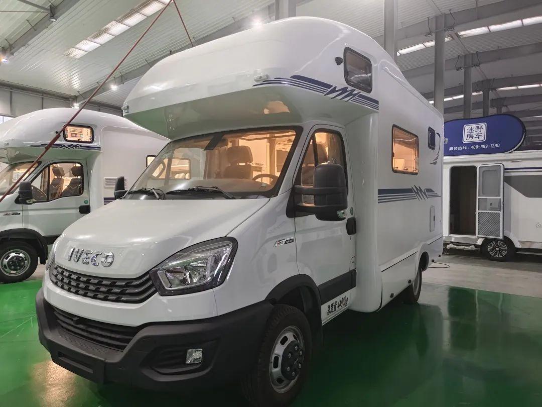 新款迷野依维柯c型房车 独特新颖布局 探索舒适旅程