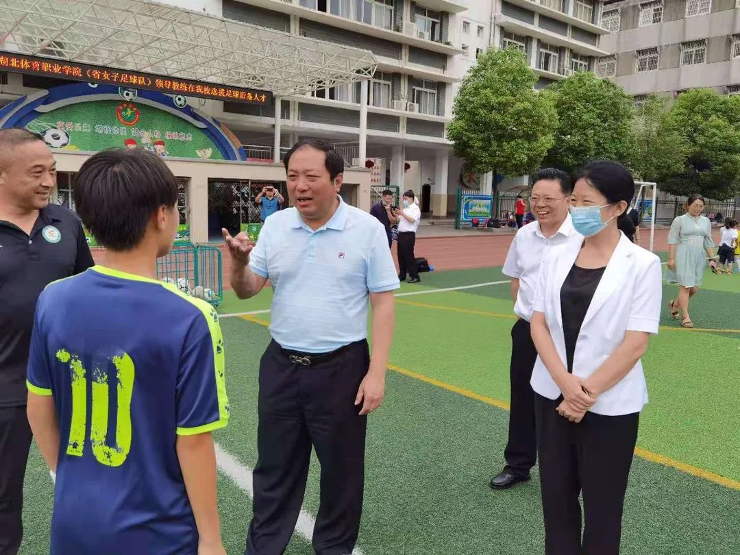 沙市南湖路中学图片