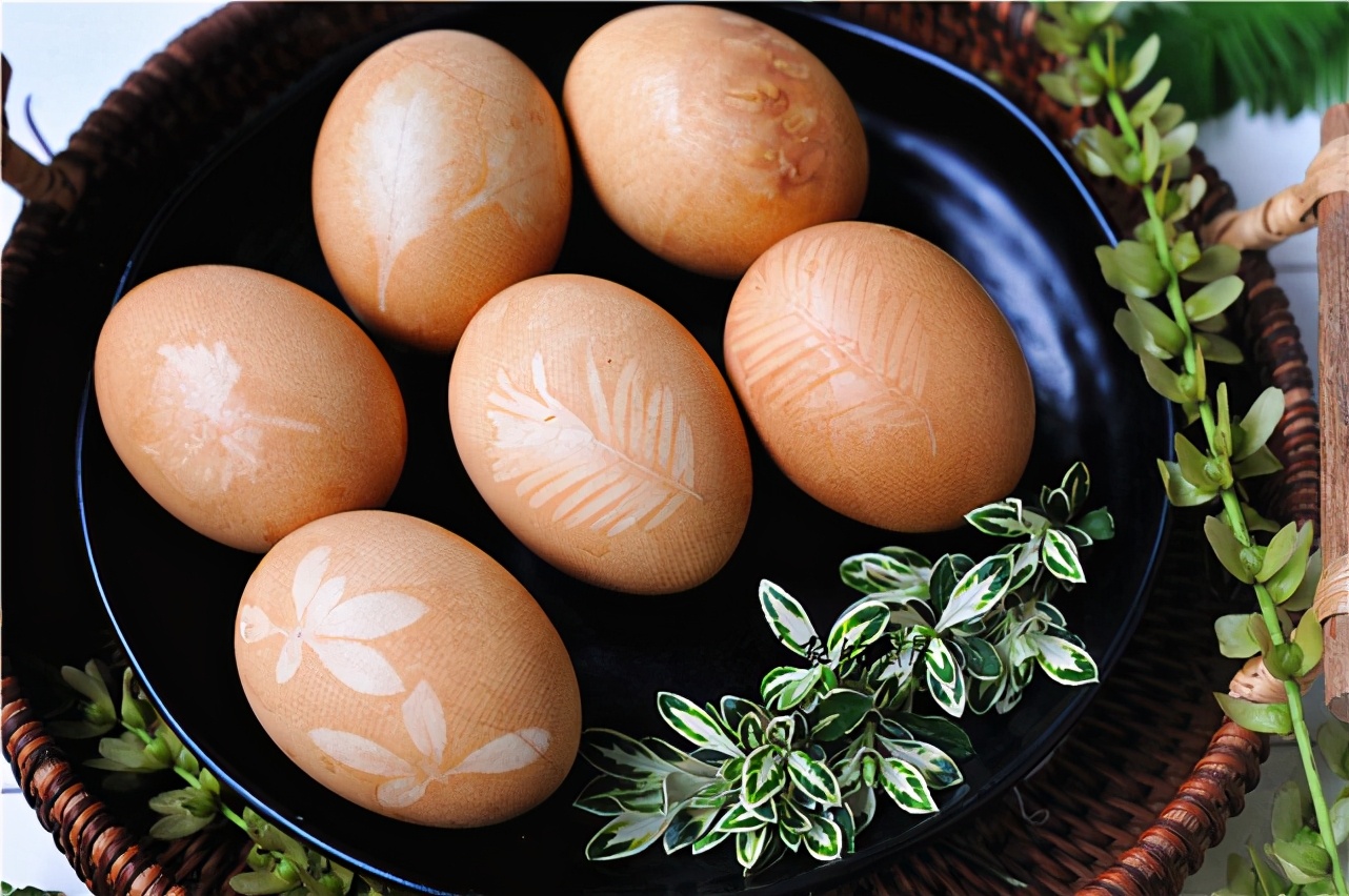 比水煮蛋入味,比茶叶蛋健康,煮一锅"立夏蛋",好吃又好看!
