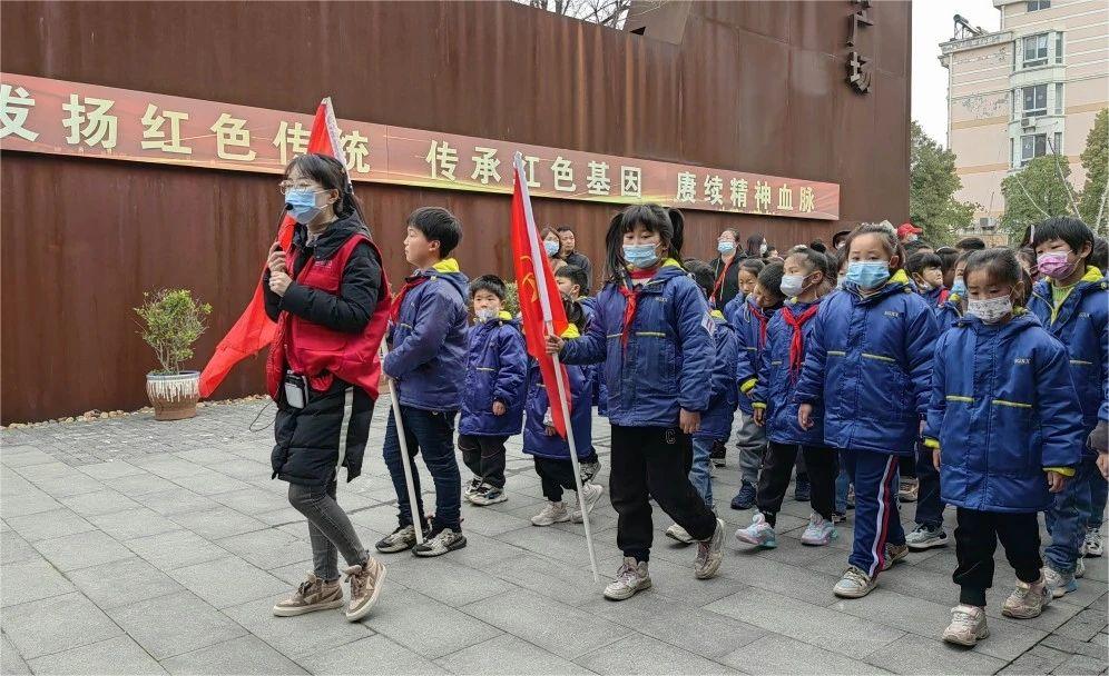 扬州市江都区仙女镇双沟小学开展清明祭扫暨春季游学活动