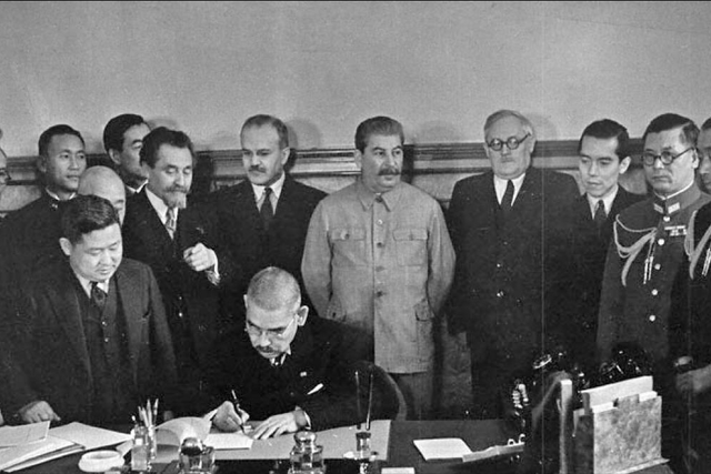 一石数鸟的苏日中立条约,苏联进攻日本算不算不讲武德?