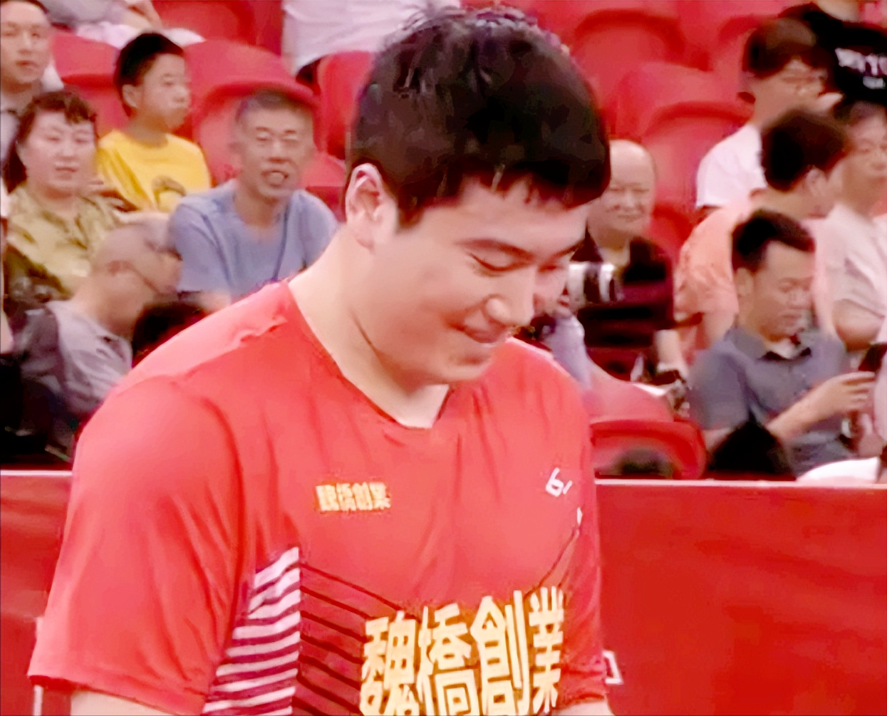 惊天大逆转!梁靖崑0-2落后连扳3局险胜,王楚钦苦战5局艰难过关