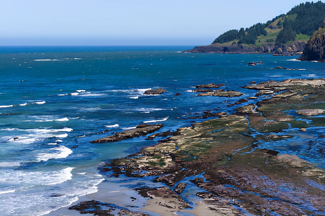 潮水涨退的原因是什么?一大批海水涌向海岸,退潮后又去了哪里?