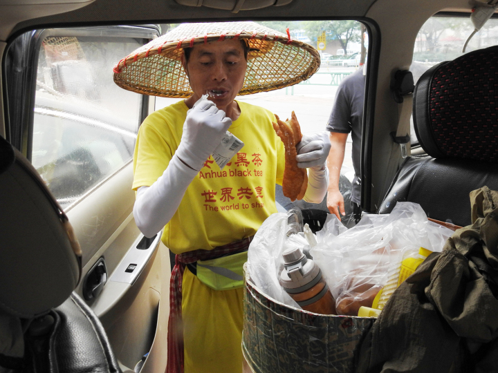 "农民跑者"邓良华:用脚步丈量祖国的大好河山