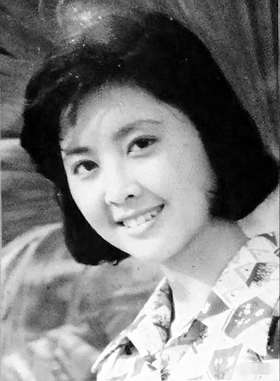 回顾女儿国国王朱琳嫁工人老公共度43年71岁依旧丁克无子女