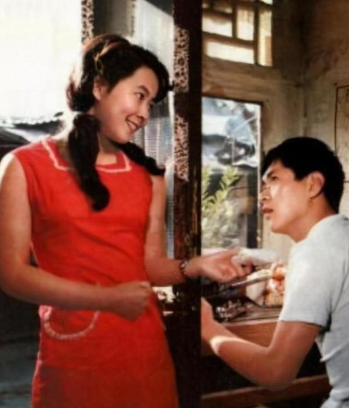 纪实:女流氓翟曼霞交往了18个男友,因穿着暴露,23岁被判死刑!