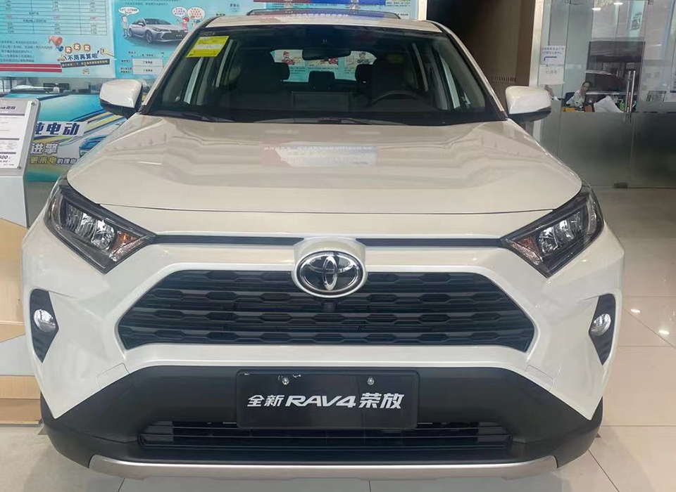 今天来给大家介绍一款,紧凑型suv—一汽丰田rav4荣放