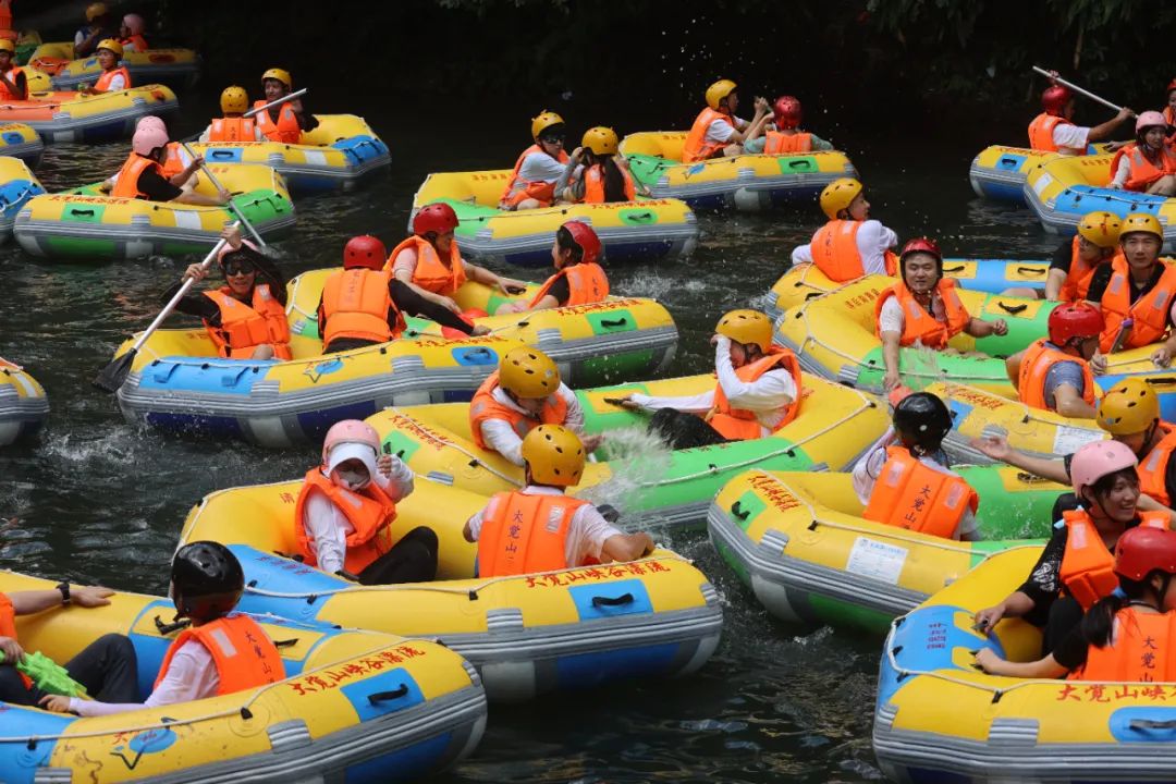 大觉山漂流:放声尖叫,玩到嗨