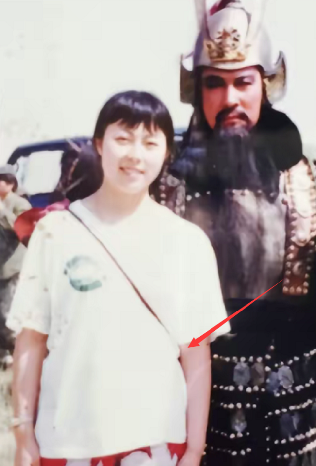 演员陆树铭病逝,半个月前曾晒出全家福,公开妻子孕期珍贵合影