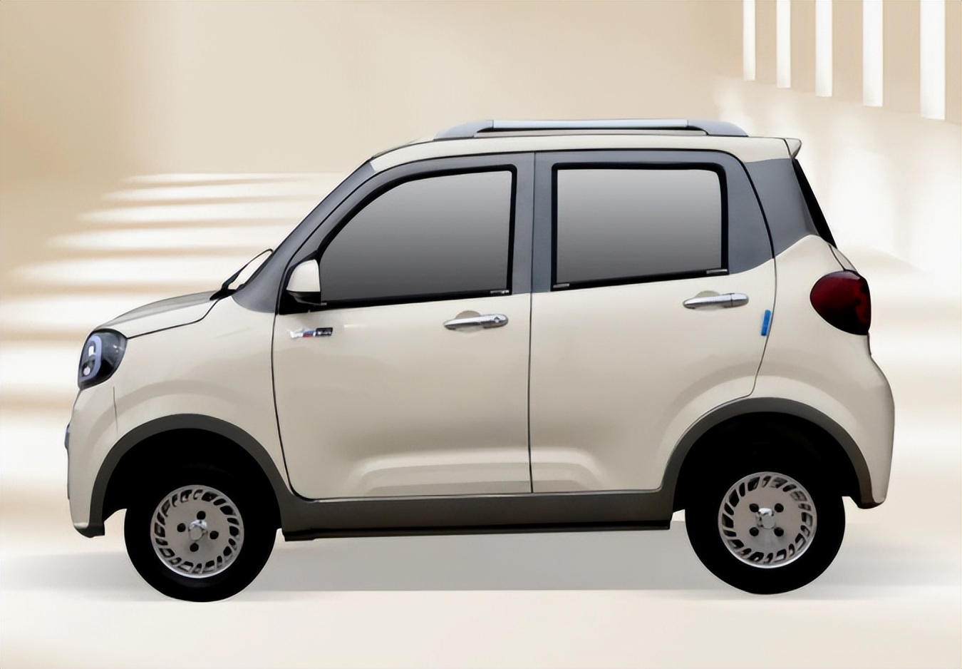 新鸽新款四轮车,能坐4人,适合老年人代步接娃,最高续航150公里