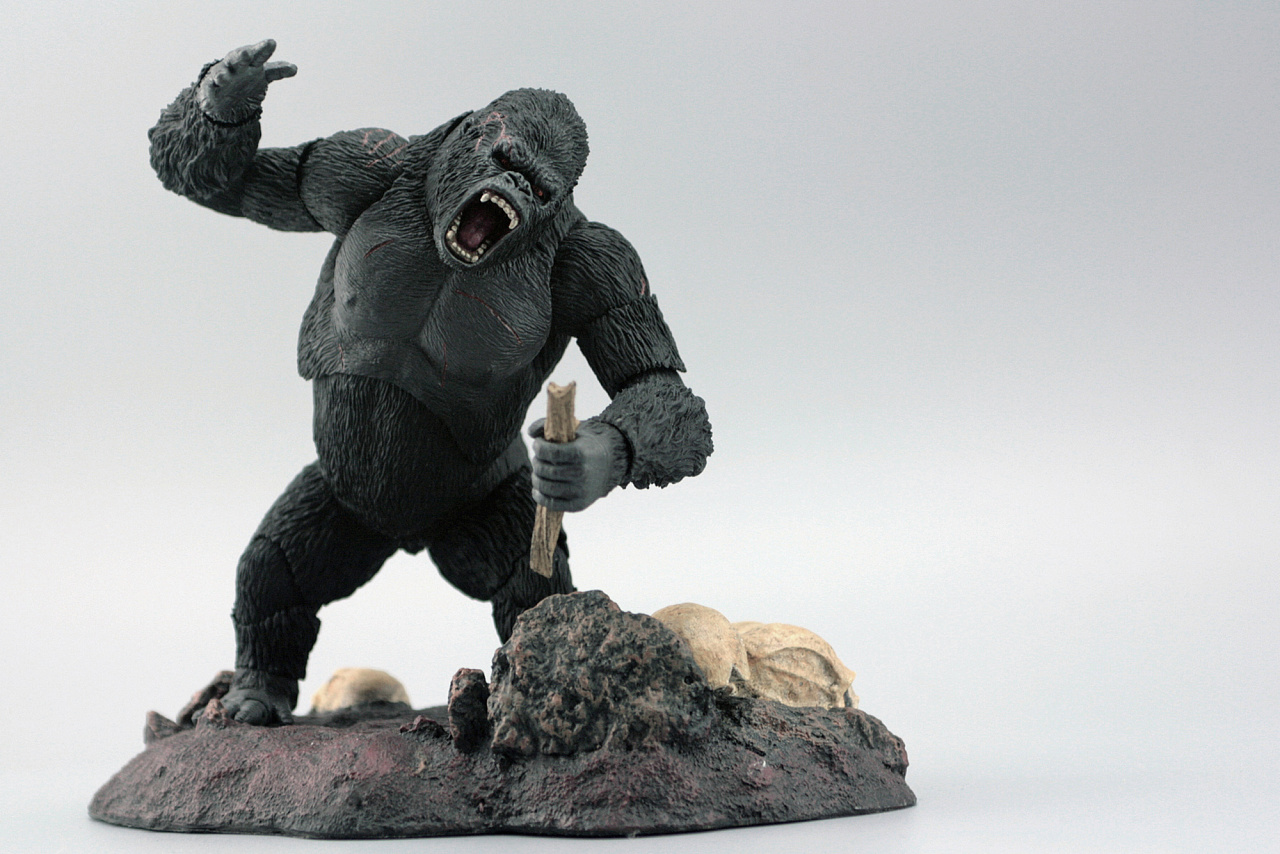 那个时候的人类还生活在原始状态,和下图所示的金刚差不多,但可能会小