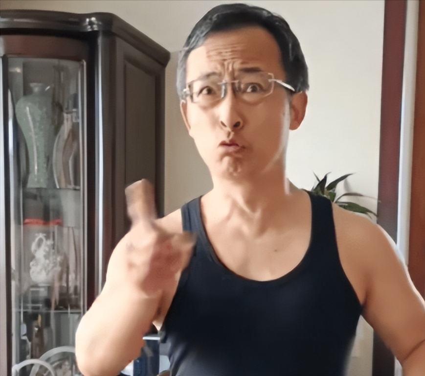 其实早在2002年,曾跟随陈鹤皋学习的刘艳便遇到了与罗神贵相似的经历