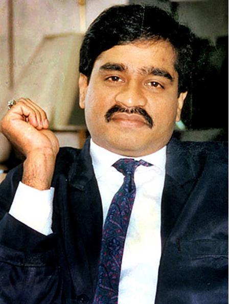 贫民区的一个小混混,是如何成长为印度政府的头号敌人的?