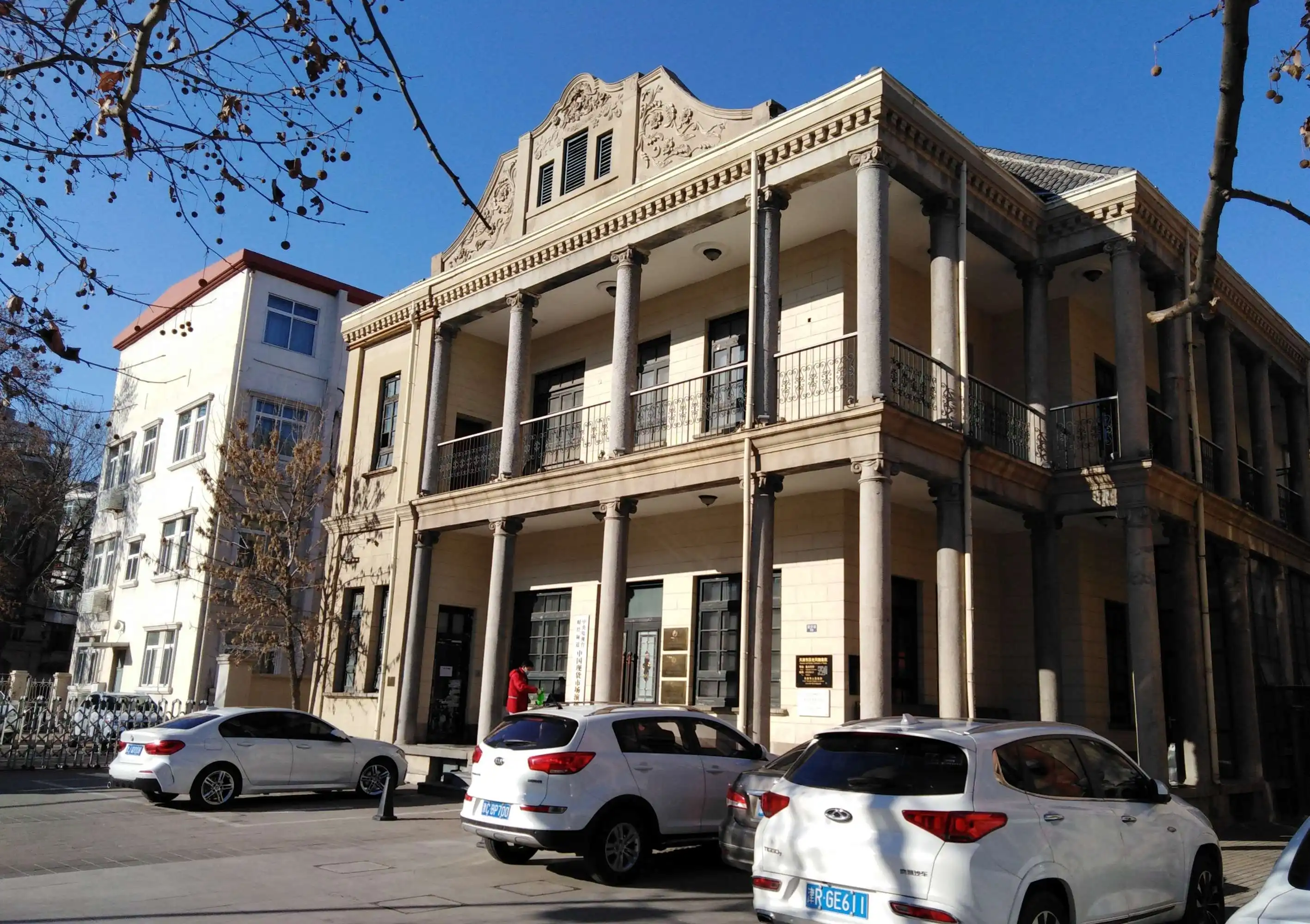 1935年孙传芳正在佛堂诵经一妇女朝他连开三枪所为何事