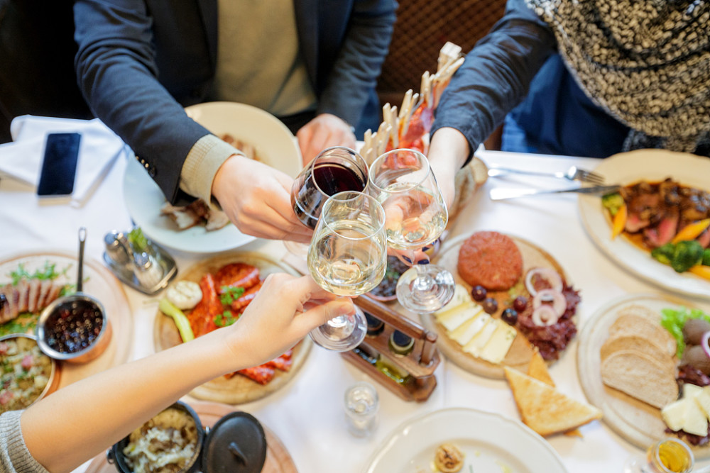 饭局应酬,千万要记住这8个"潜规则",你会越混越好