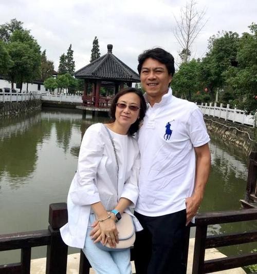 "国乒"江嘉良:娶当红吴玉芳,妻子为爱隐退,32年婚姻幸福