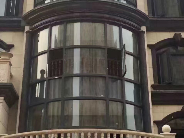 断桥铝门窗玻璃多厚?一般是多少?