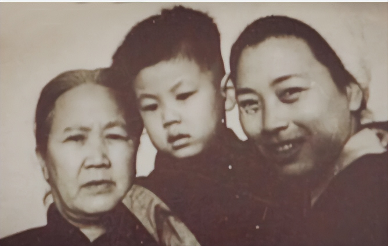 王昆:儿子受我牵连险些丧命,弥留之际终与他和解,此生了无遗憾