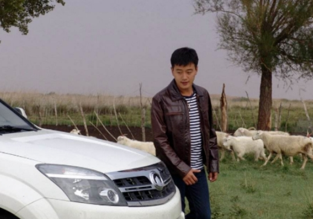 回顾演员佟大为28岁娶老师关悦结婚15年零绯闻座驾14年未换