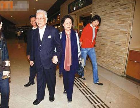 简剑勋:许晋亨是她儿子,被老公宠一生,想要刘嘉玲何超琼做儿媳