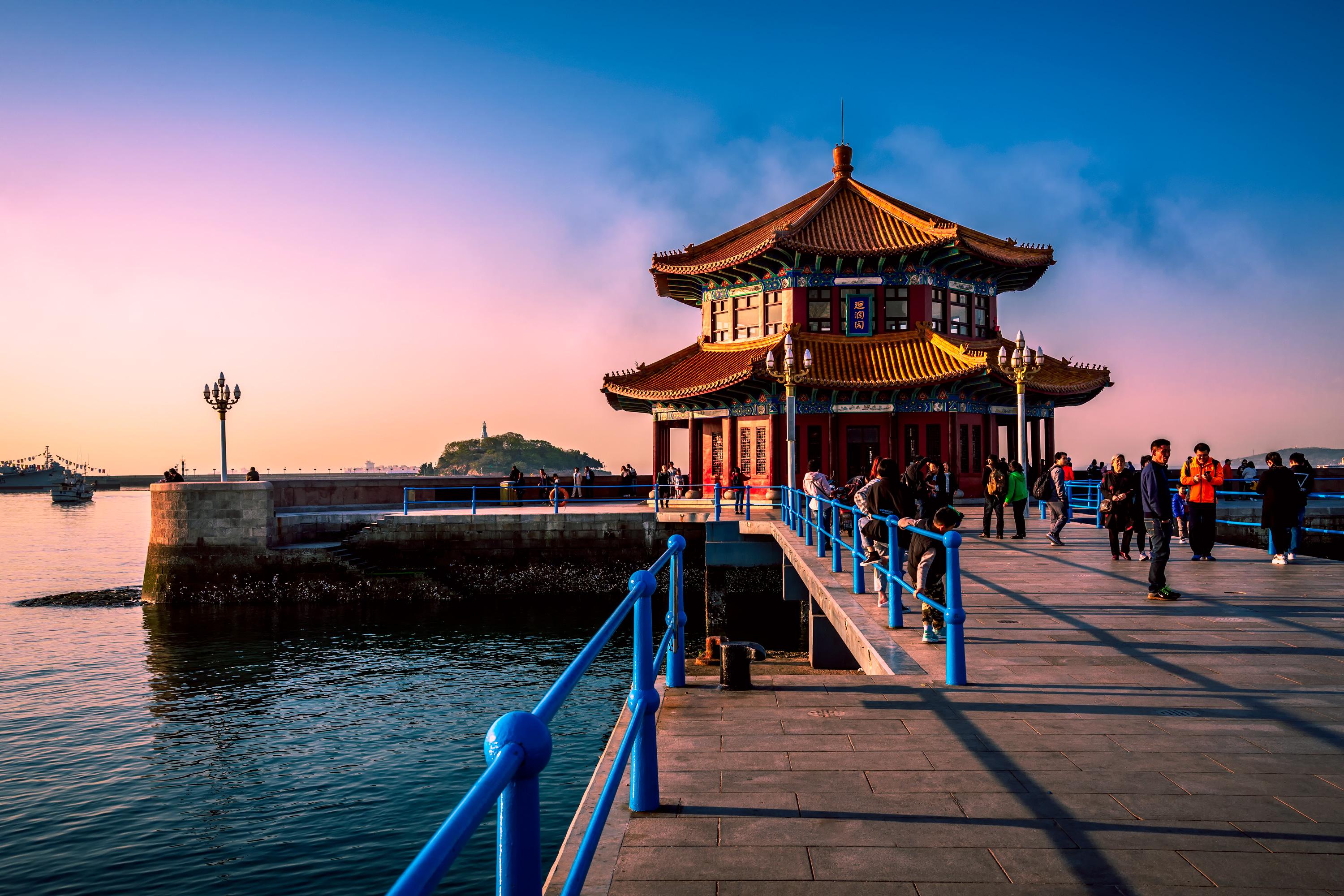 青岛栈桥:一个让你心旷神怡的海景胜地