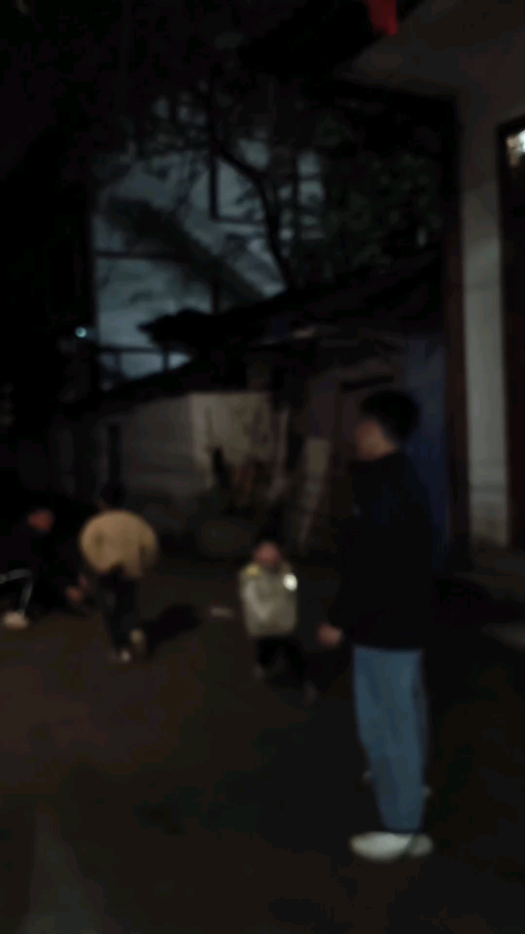 炸裂,当代恶臭大学生翻烂手机相册只为一天发十个视频-度小视