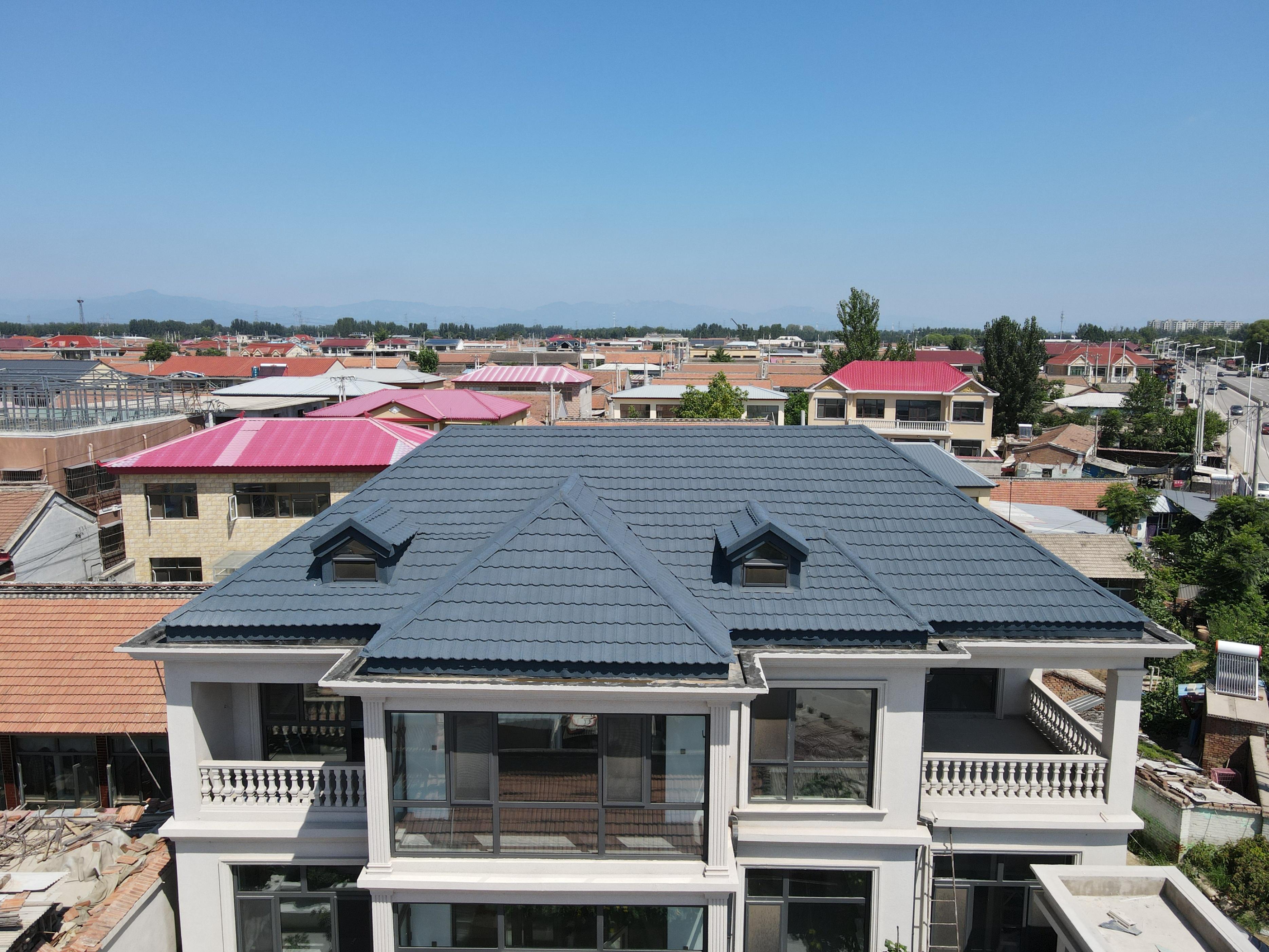 为什么现在农村建房都在用彩石瓦?它有什么优势?