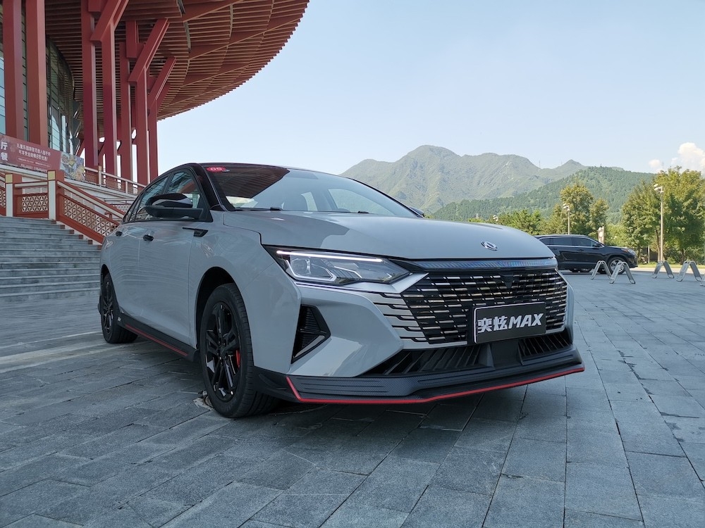 2024款奕炫max性能拉满,"赛道级宽体家轿"实至名归