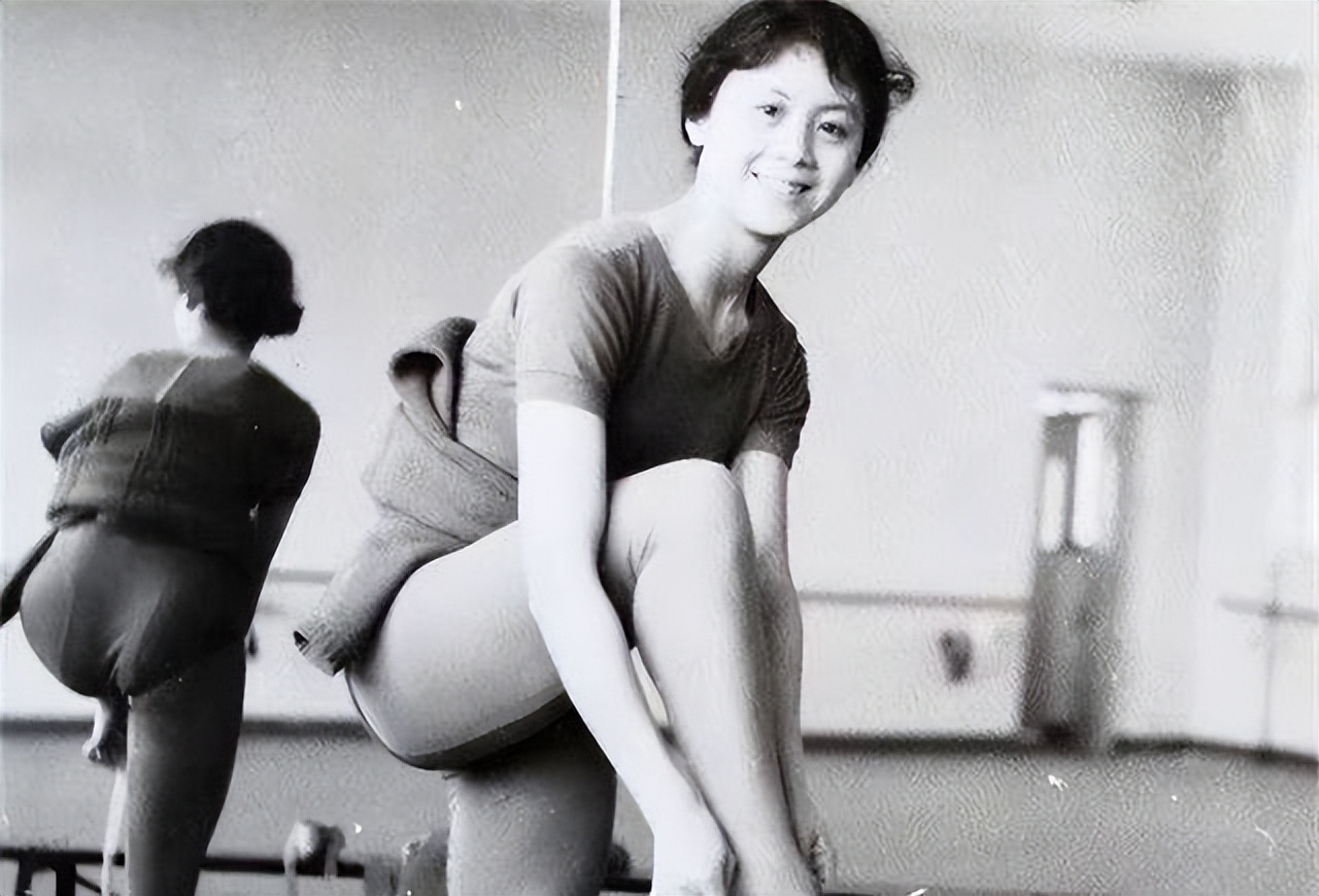 一代偶像石钟琴:演《白毛女》红极一时,丈夫离世后她怎样了?