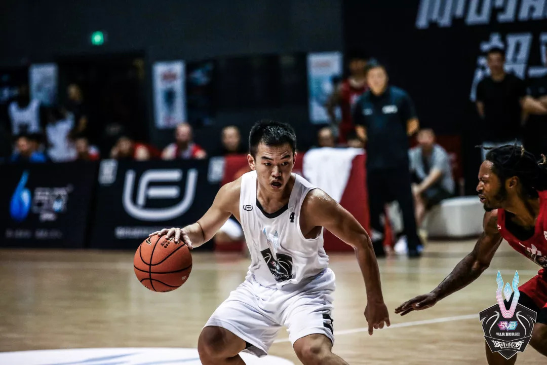 辽篮放弃选秀权,李洪庆曾计划选24岁射手,杨鸣坚持使用后场废柴