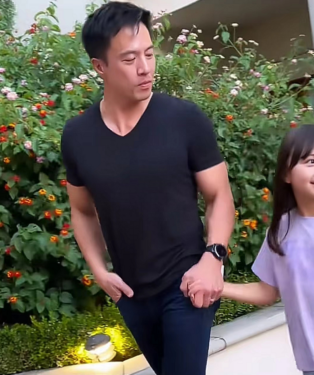 模特妻子美貌出众身材好,子女呆萌可爱##安志杰为女儿庆生# #安志杰