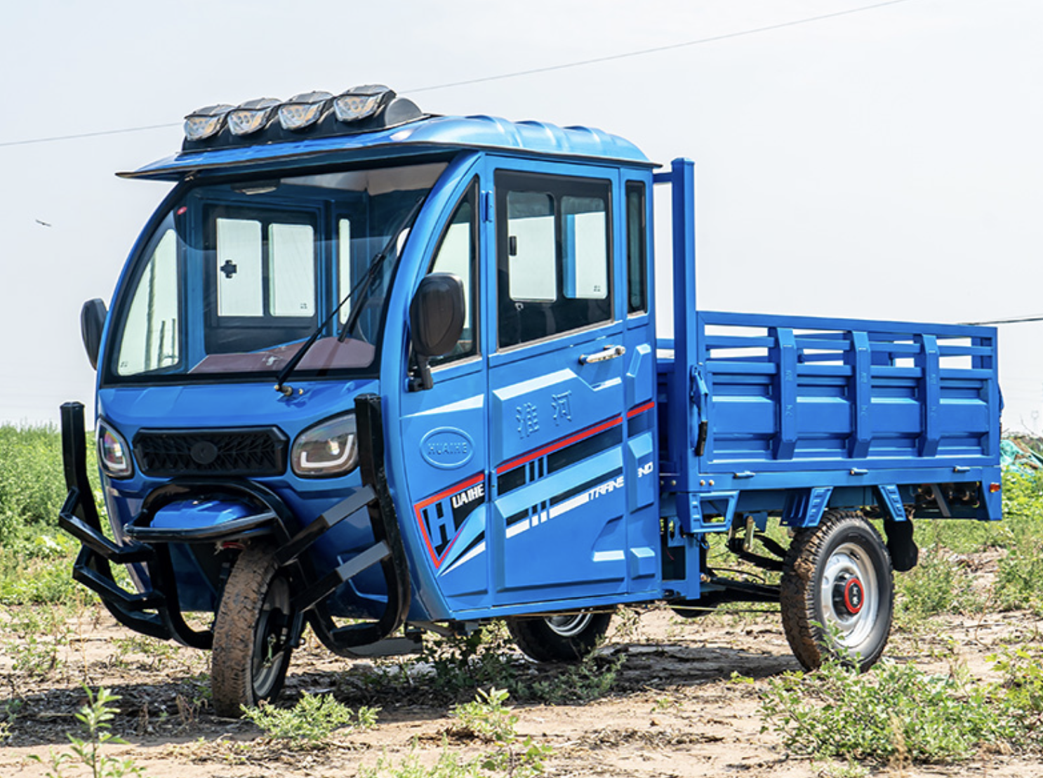 2款重型三轮车来了,品质过硬,遮风挡雨,适合农村拉货