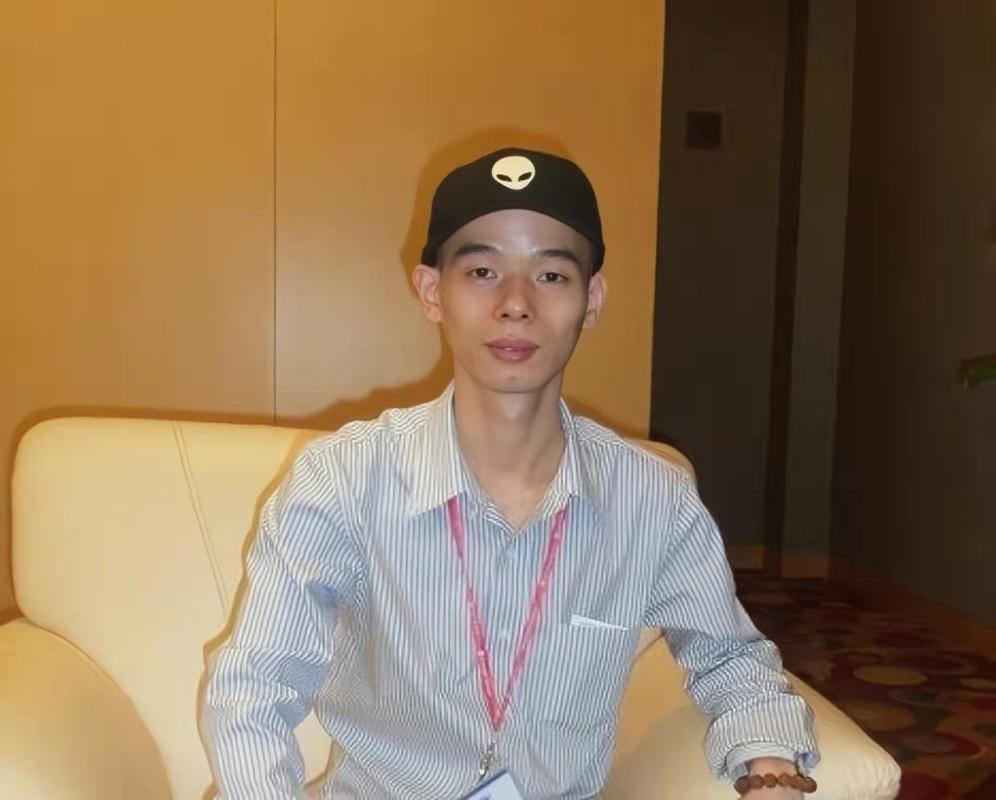 纪实:最牛黑客林勇率8万黑客将白宫官网插满国旗,老美亲自道歉