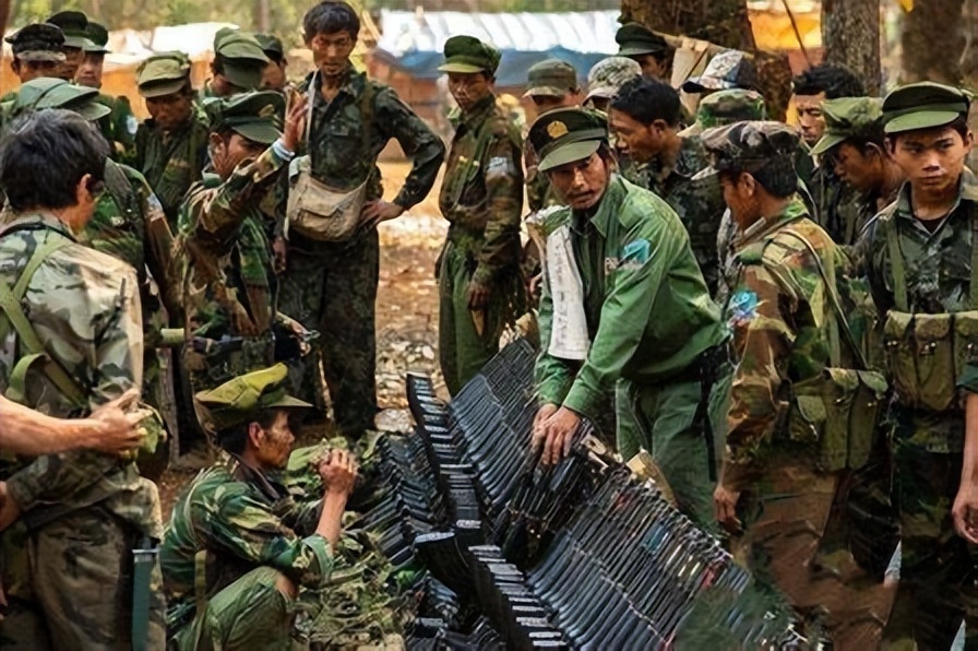 据报道,由果敢,克钦,德昂和若开等少数民族武装组成的缅北联军,以打击
