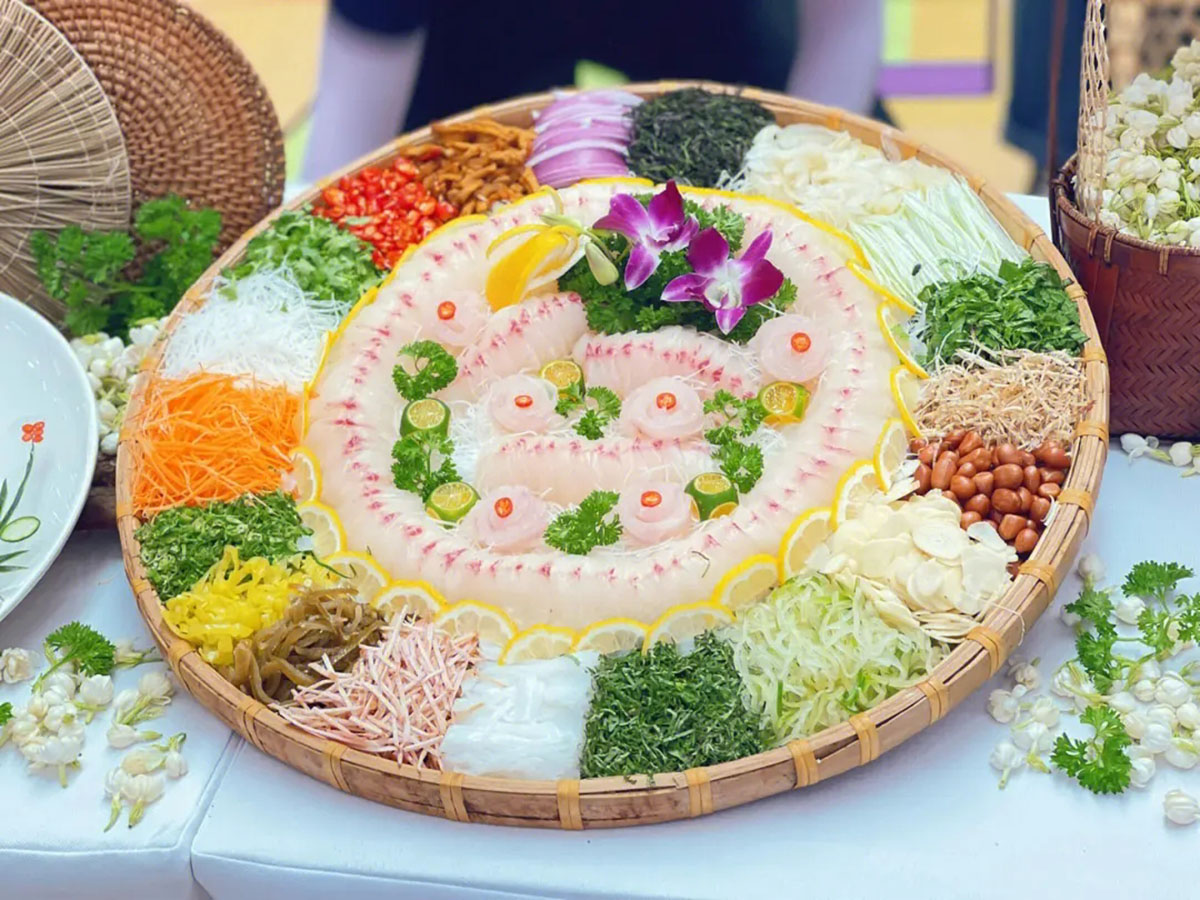 广西鱼生美味吗?有人曾大口吐寄生虫,为啥广西人还盯着鱼生不放