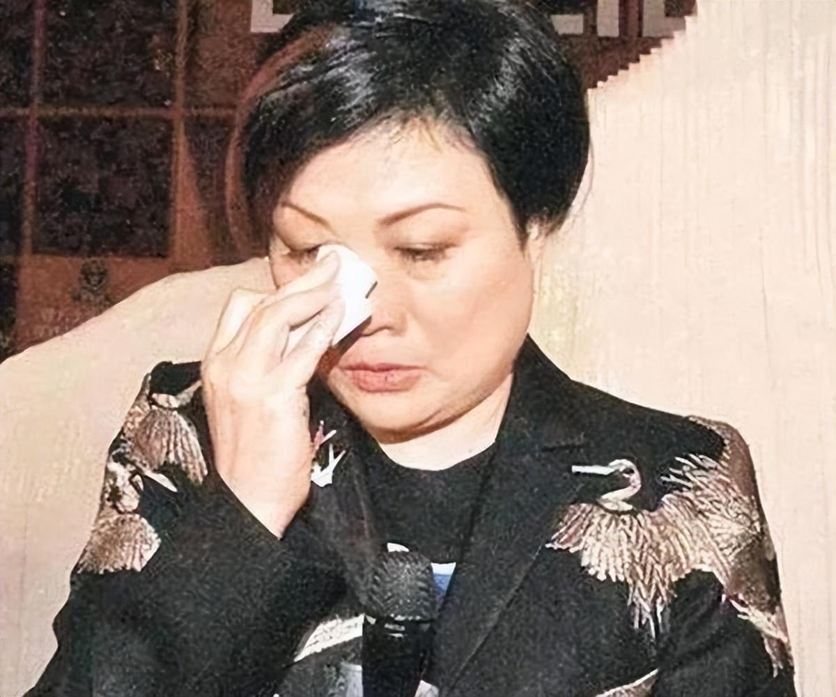 陈淑芬现状曝光:油光满面很幸福,20年后被质疑还在消费张国荣