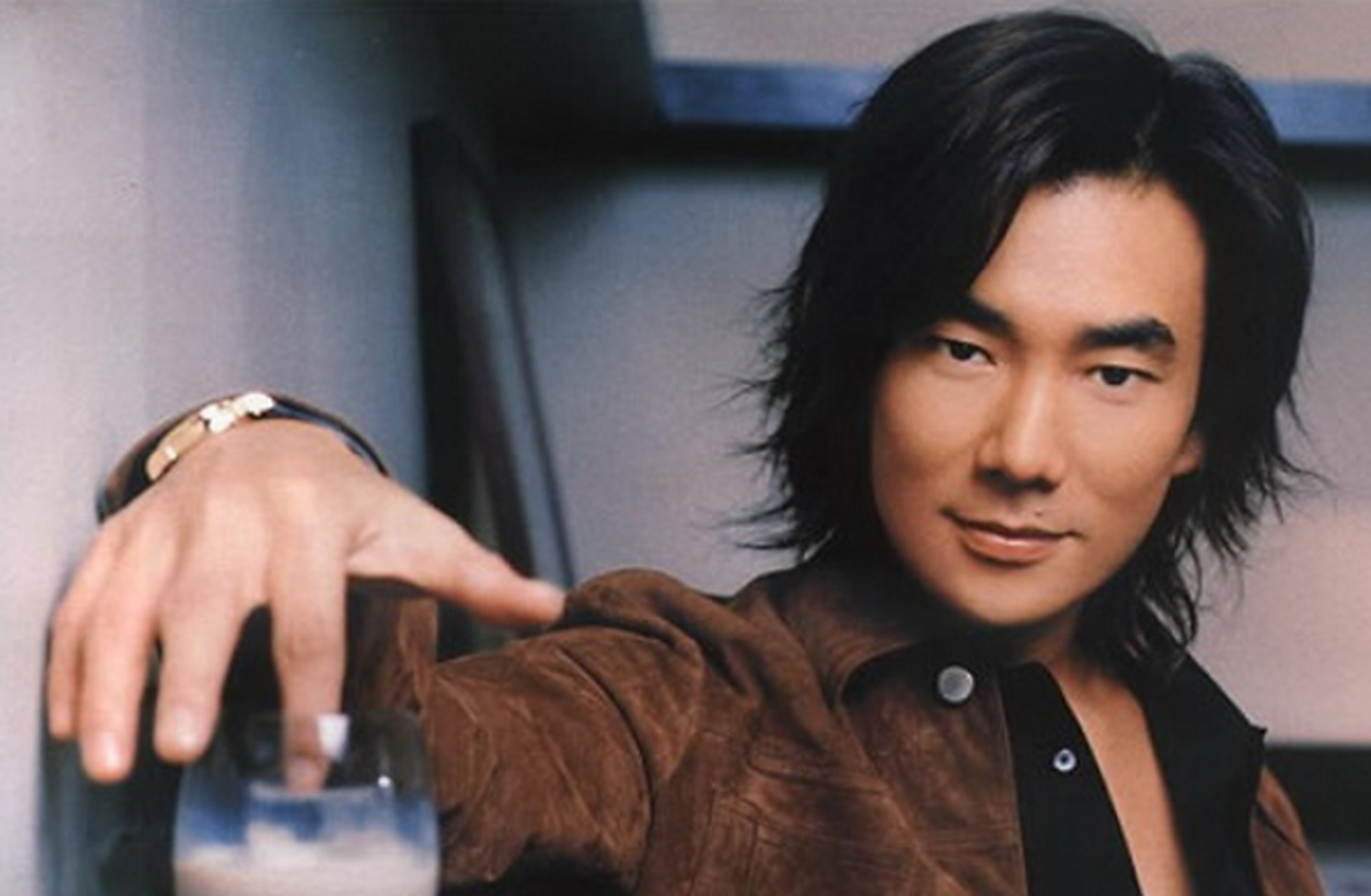 "任贤齐演唱会开抢前更改为"强制实名制" 近日,因为任贤齐在西安举办