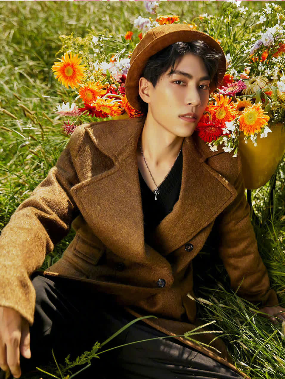 花样男孩的时尚穿搭,展现优雅气质,诠释自我的时尚态度