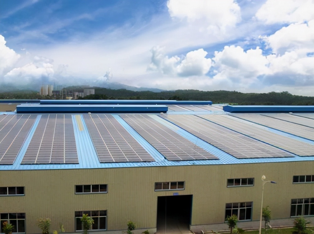 中国120亿超大光伏发电厂!除了发电还能晒盐,中国能源要逆天?