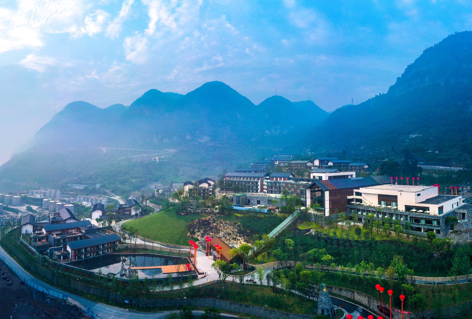 四川有个小镇,藏有"酒阵兵马俑",被誉为:白酒的波尔多