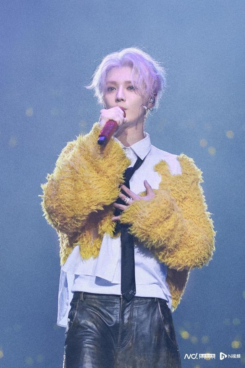 鹿晗和世界顶级舞团kinjaz的创始人anthony lee将携手呈现多个炸裂