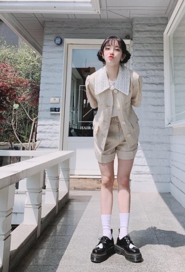 宋雨琦这腿是开了特效?穿无痕袜都能掉成堆堆袜,说是腿精我都信