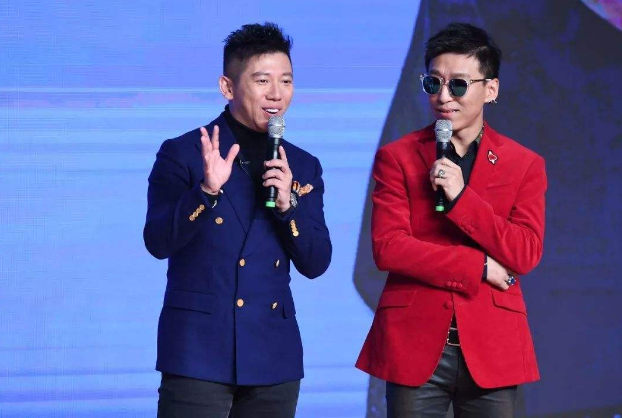 离婚3年,陈羽凡一家三口首同框,12岁元宝身高瞩目