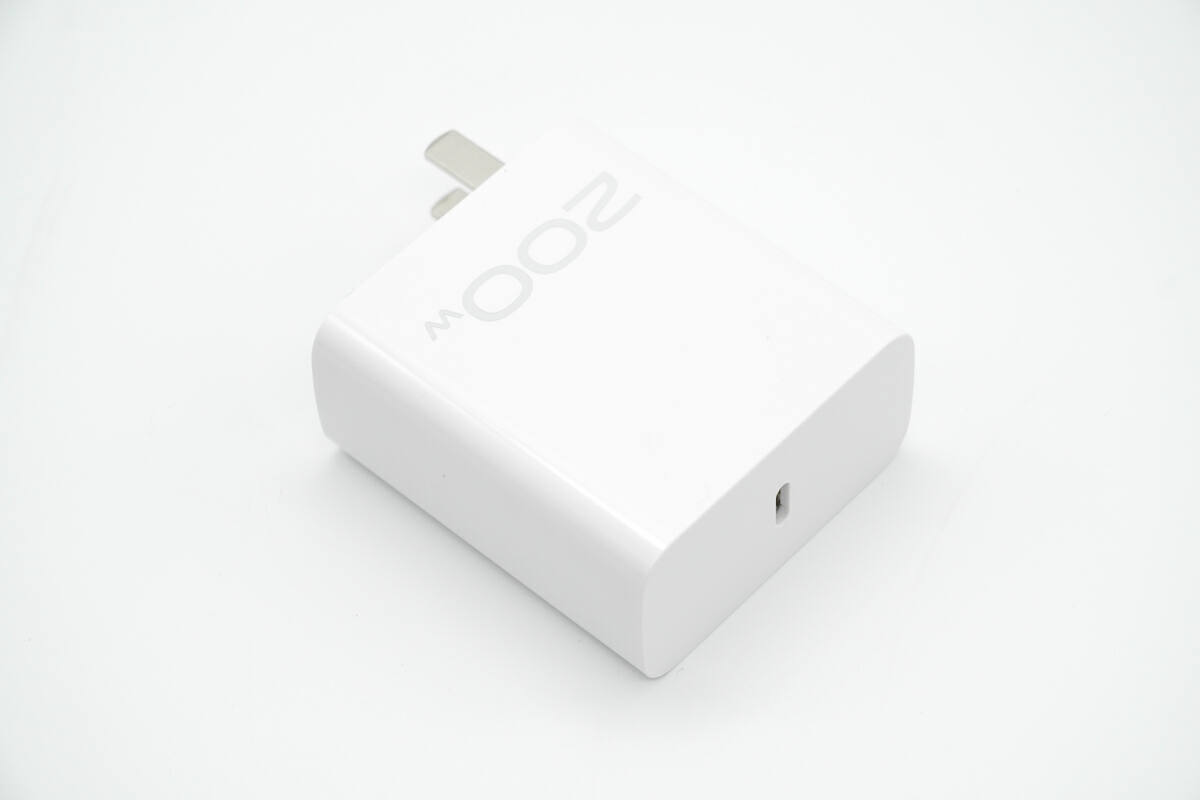 能量中转站,200w超级闪充,iqoo 200w充电器评测